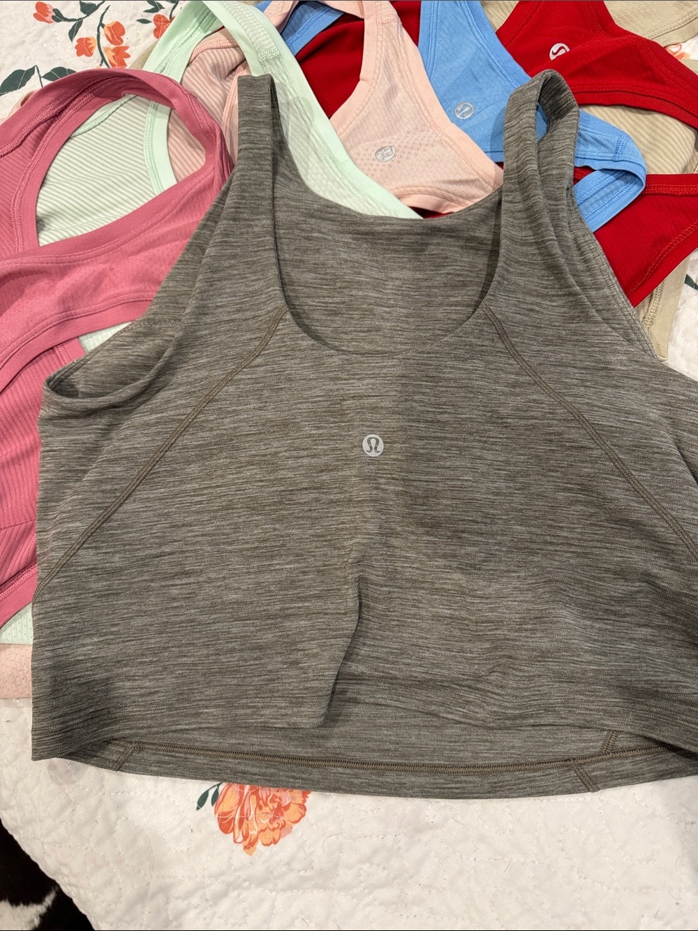 Lululemon Women’s Swiftly Tank Top Waist Length and one Align Crop top Lot of 7 - Picture 13 of 14